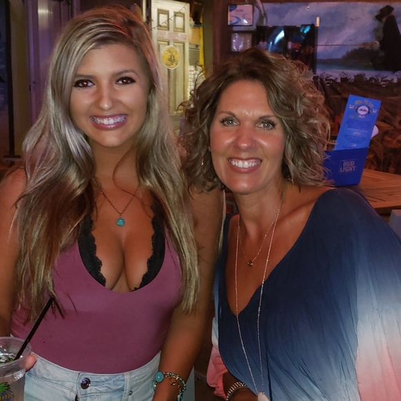 Meet your Posher, Britt - Picture 16 of 16